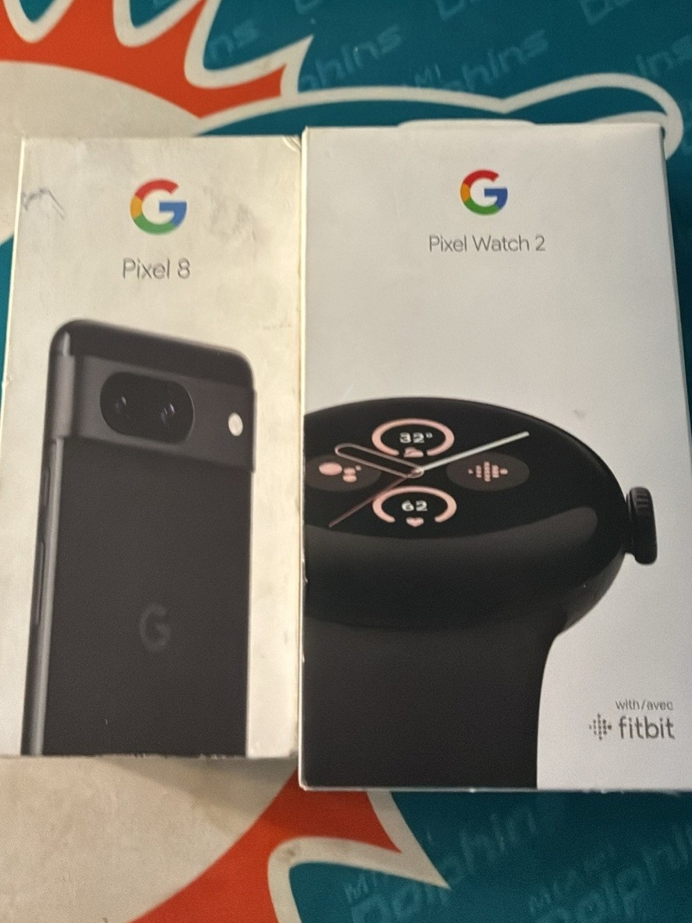 Google Pixel 8 and Pixel Watch 2 Black Set